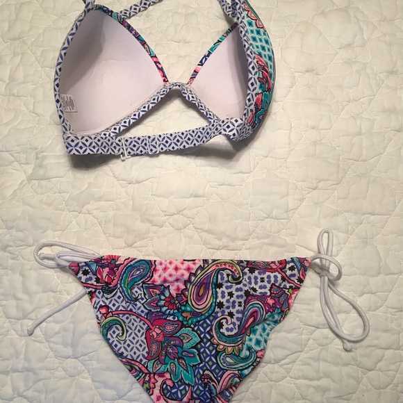 Venus Beaming Paisley Enchanter Push Up - Picture 4 of 6